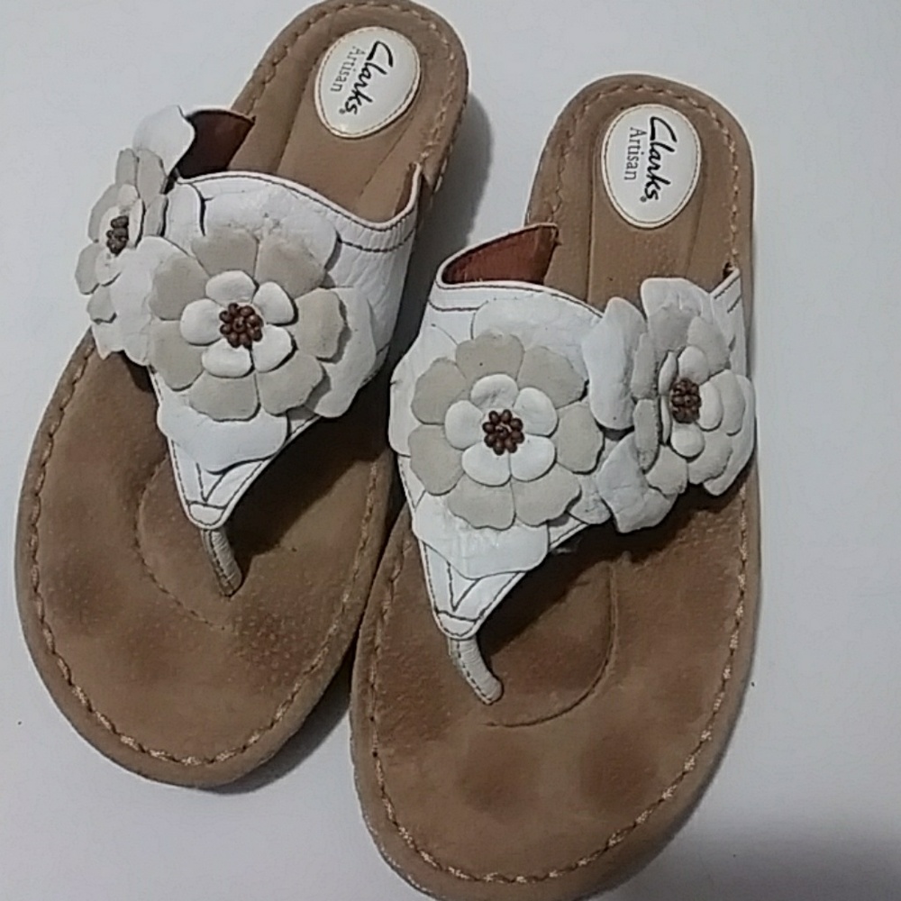 Clarks artisan sandals size 9.5